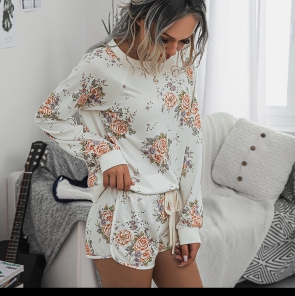 Floral Southern Belle Lounge Wear - Picture 2 of 5